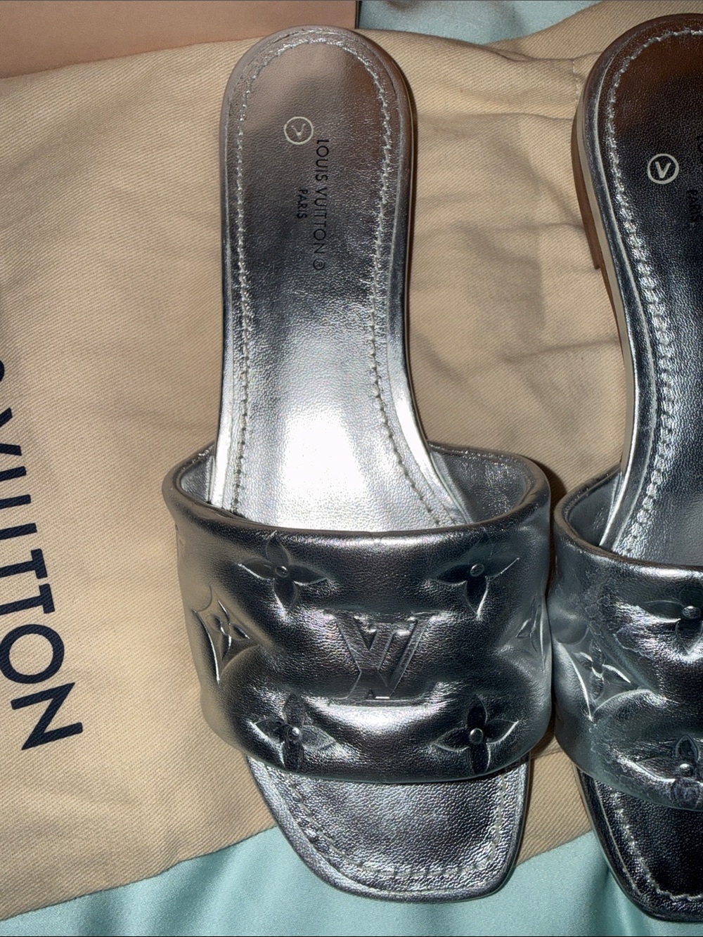 Louis Vuitton authentic silver slide mules sandals - Picture 15 of 15